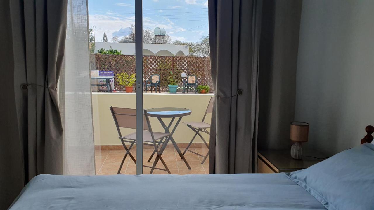 Peaceful Apartment With Double Bed - Oak Breeze Paphos Esterno foto