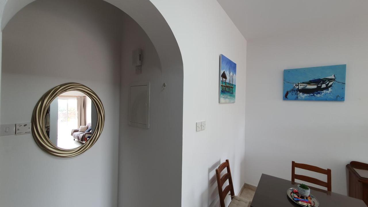 Peaceful Apartment With Double Bed - Oak Breeze Paphos Esterno foto
