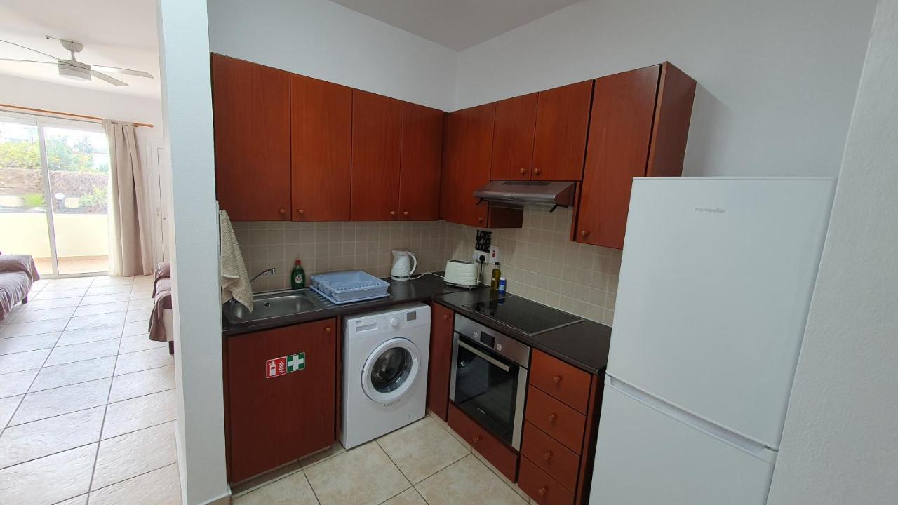 Peaceful Apartment With Double Bed - Oak Breeze Paphos Esterno foto