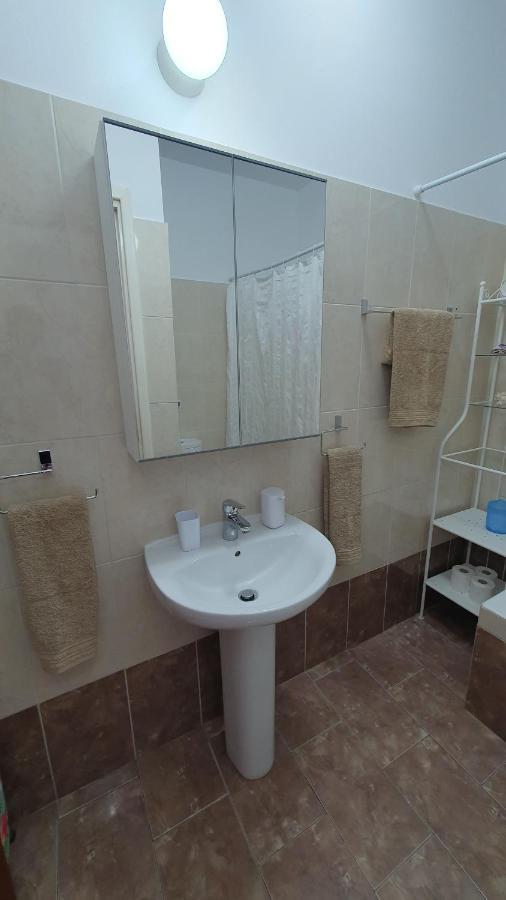 Peaceful Apartment With Double Bed - Oak Breeze Paphos Esterno foto