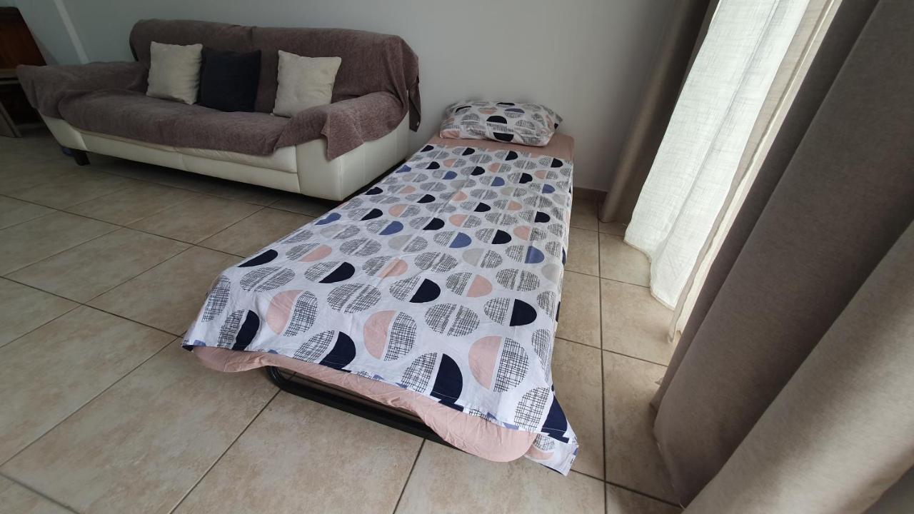 Peaceful Apartment With Double Bed - Oak Breeze Paphos Esterno foto